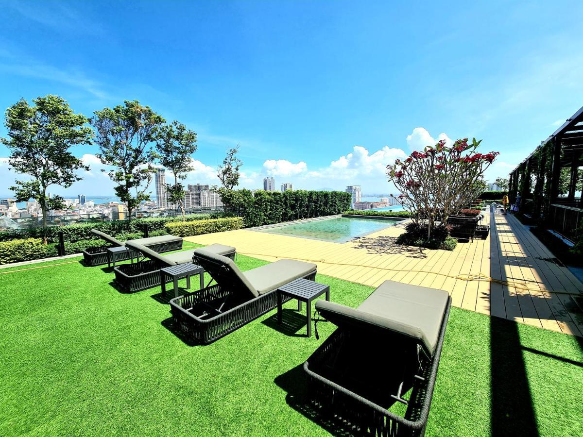 Beacon Executive Suite - Skypool Penang View George Town Exterior photo
