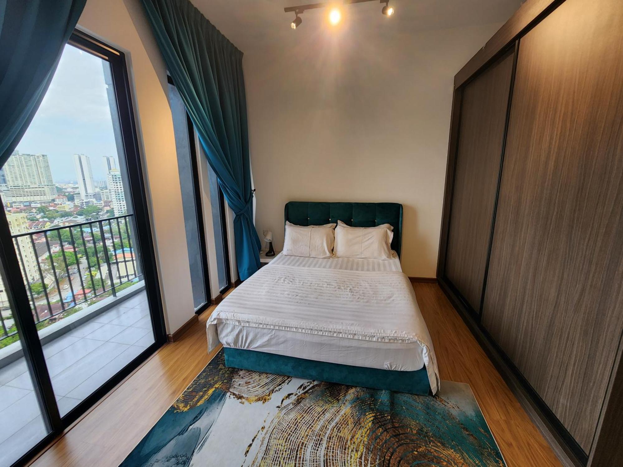 Beacon Executive Suite - Skypool Penang View George Town Exterior photo
